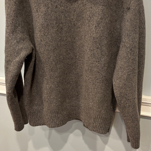 SOLD. DO NOT BUY Dark Brown Turtleneck Sweater 100% Cashmere cropped - Picture 3 of 6
